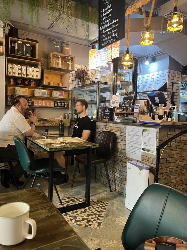 上環健康餐廳🍴 古色古香的街道