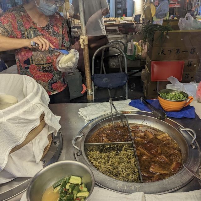 Popular Market selling Taiwanese Streetfood 