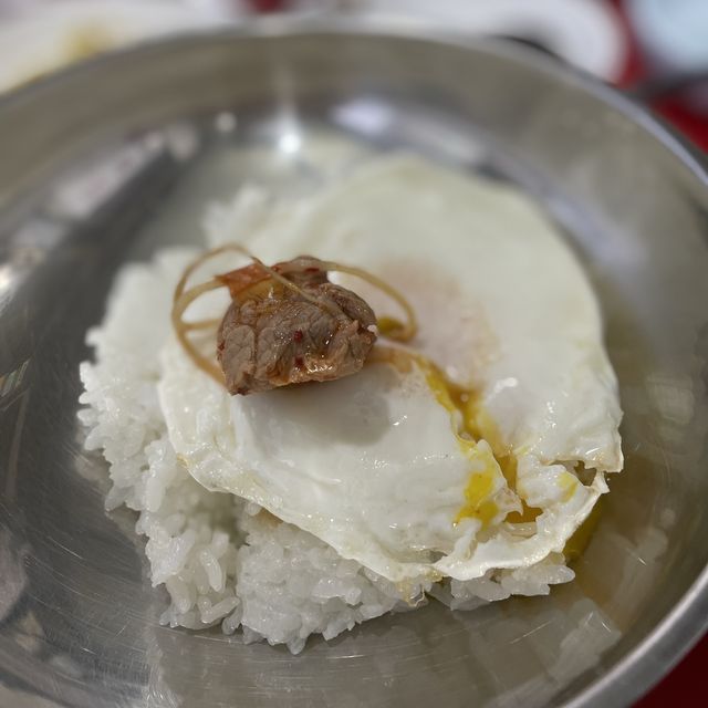 【明洞/ソウル】裏路地食堂でキムチチゲ食べる