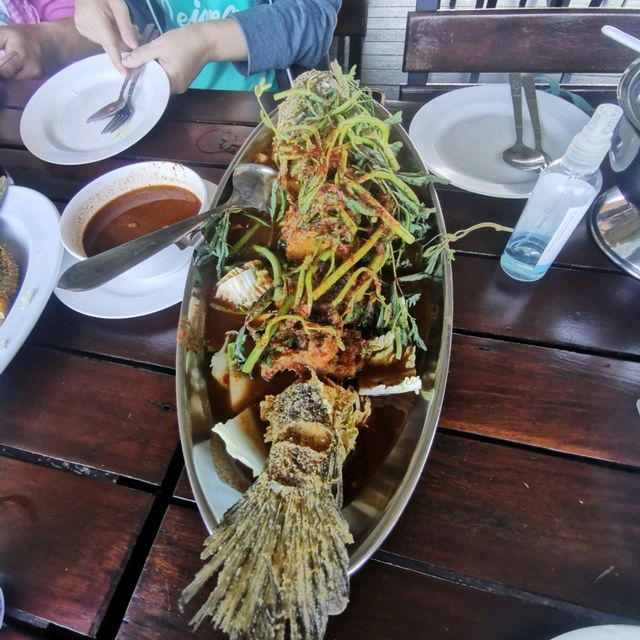 บึงมารวย​ ร้านอาหารกลางบึง​ เส้นบางนา​กทม