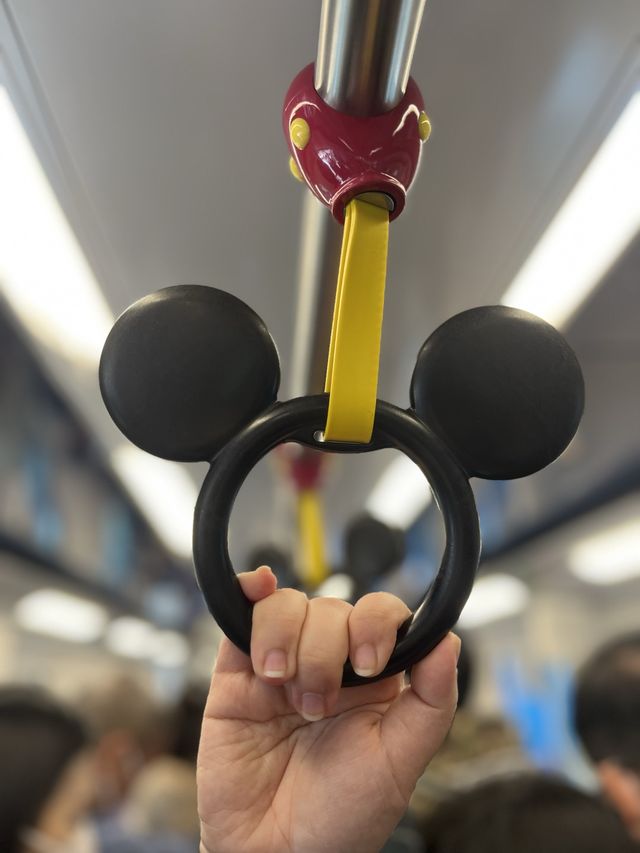 หนึ่งวันเต็มใน Disneyland HK 