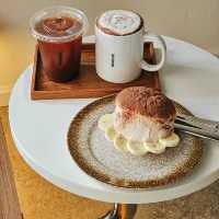 คาเฟ่มินิมอลที่ลำลูกกา  "R HOUSE" 