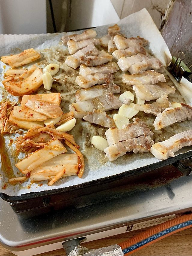 南大門裏路地の『おいしい三枚肉』