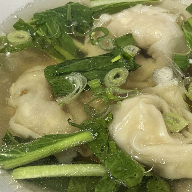 Bandung's Wonton Noodle Delight 