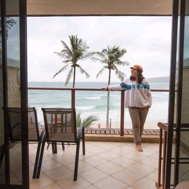 ที่พักหนึ่งเดียวที่ติดหาดกะรน วิวทะเลทุกห้อง