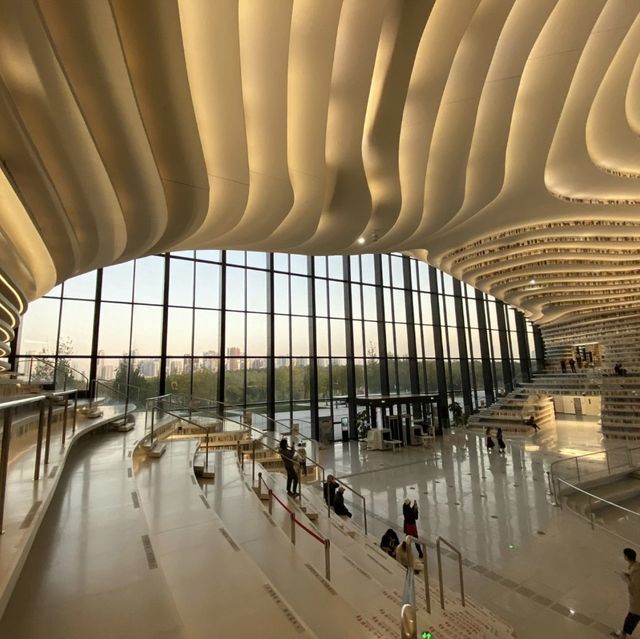 🖼️高雄市立圖書館總館😎後現代圖書館📚