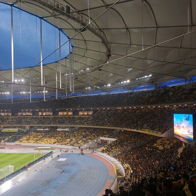 THE BIGGEST STADIUM IN SOUTH EAST ASIA