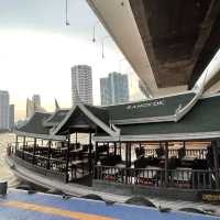 曼谷半島酒店自助餐廳：美食與美景的絕佳選擇！