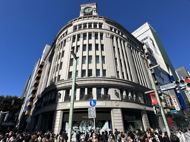 東京・銀座。時計のデザインがディズニーに！銀座4丁目『SEIKO HOUSE GINZA』の時計塔