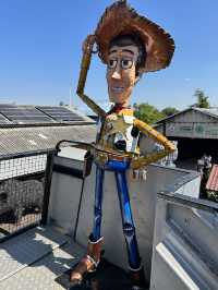 Metal art museum made from junk 