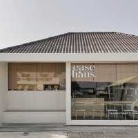 Ease haus Cafe：舒適環境，美味咖啡和蛋糕