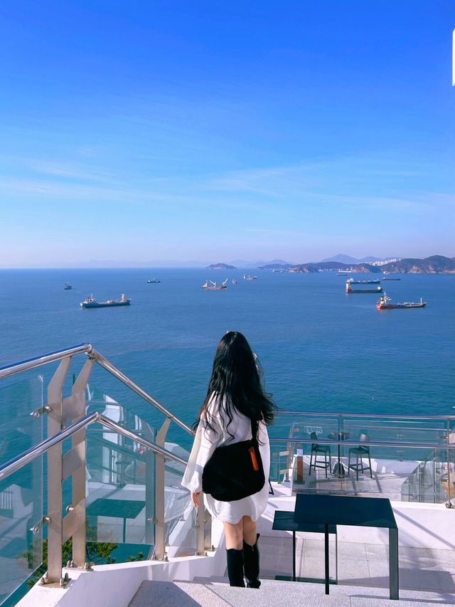 영도바다가 한눈에 보이는 카페 스릴온더빈