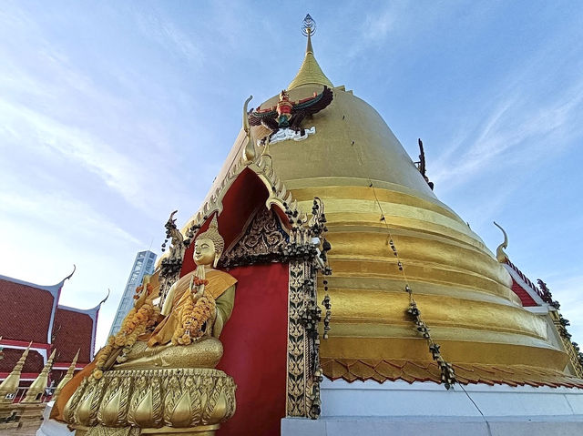 “วัดหงษ์ทอง” เดิน Seawalk ชมโบสถ์กลางทะเล