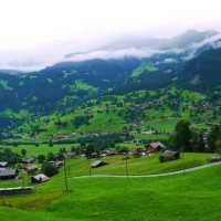 夢幻山波上的童話小鎮：瑞士格林德瓦