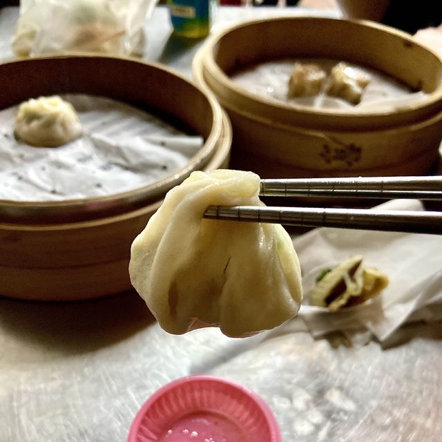 臨江夜市·爆汁小籠湯包，超美味！