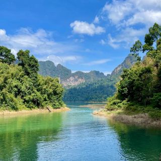 🚣‍♂️ Khao Sok National Park: Jungle Safari, Floating Bungalows, and Cheow Lan Lake 🌳🚤