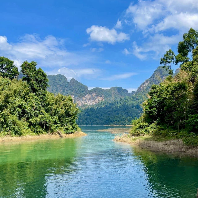 🚣‍♂️ Khao Sok National Park: Jungle Safari, Floating Bungalows, and Cheow Lan Lake 🌳🚤