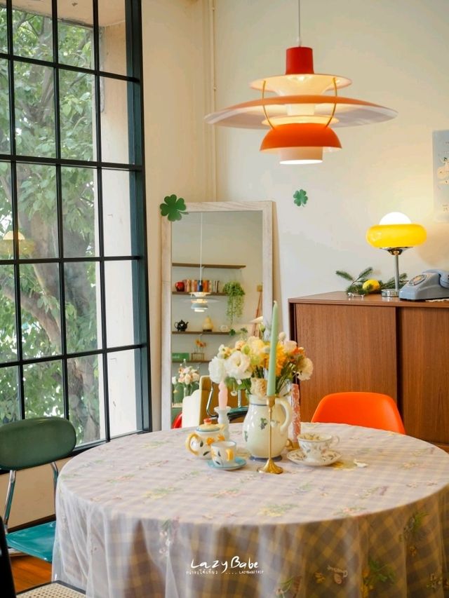 คาเฟ่+workshop studio ร้านสวยยังกับอยู่ Pinterest