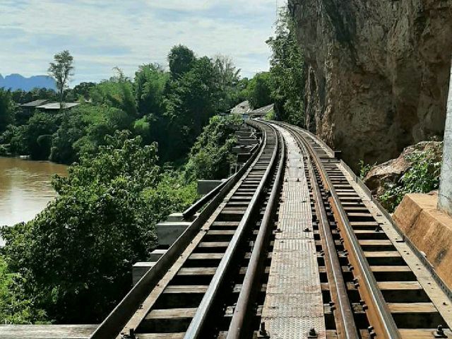 วิวเส้นทางรถไฟสายมรณะ @ถ้ำกระแซ