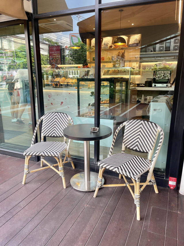 Beyond Bread Cafe  🍞 Ekkamai