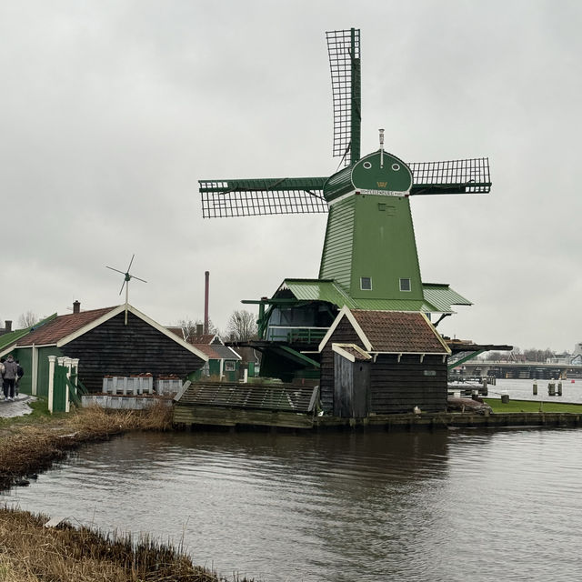 Windmills in Netherlands, a must see villa 