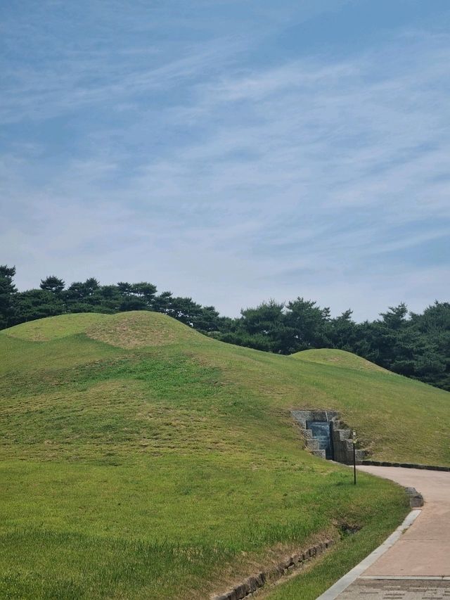 들어가는 입구부터 예사롭지 않은 원형 돔의 정체는?