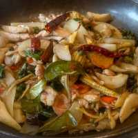 พามาทานอาหารบุฟเฟ่ต์ Street Food ในโรงแรม