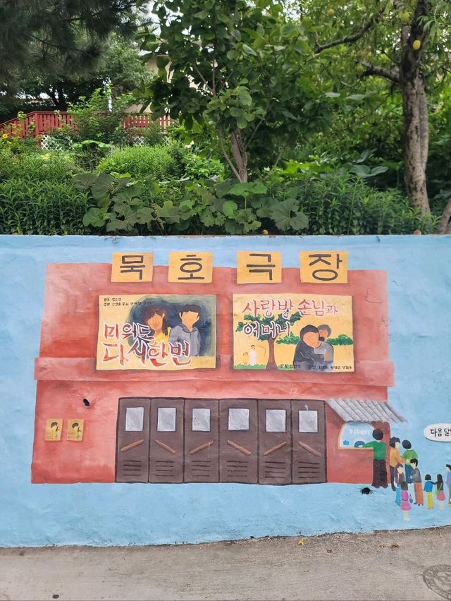 아기자기한 벽화들이 예쁜 논골담길💚