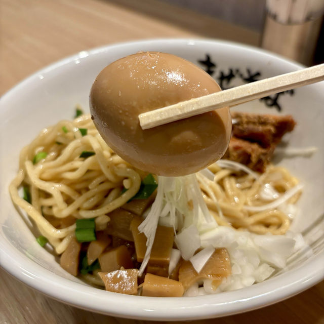 【大阪・京橋】人類みな麺類ブランドのまぜそば専門店「人類みなまぜそば京橋店」