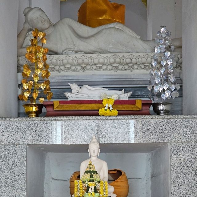 วัดปทุมวนารามราชวรวิหาร วัดกลางใจเมือง
