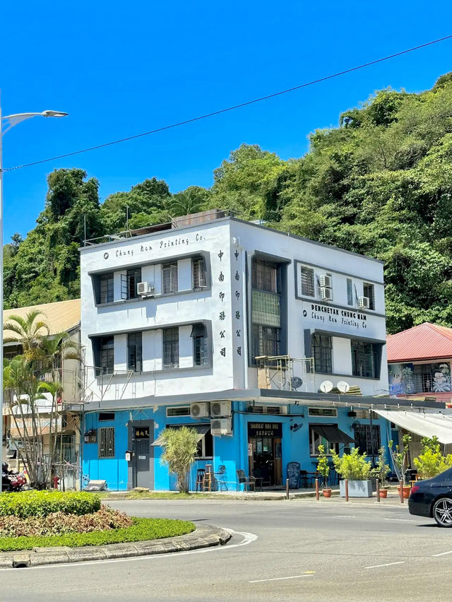 Biru Biru Cafe & Bar