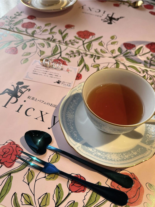 【北九州カフェ】非日常の素敵空間で美しいパフェはいかが？✨