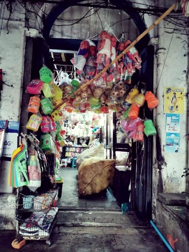 Discovering Yangon: A Day of Local Markets and Authentic Flavors