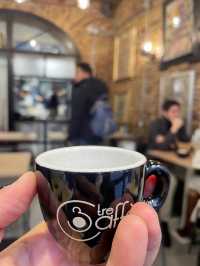 Highly rated cafe on the way to trevi fountain.