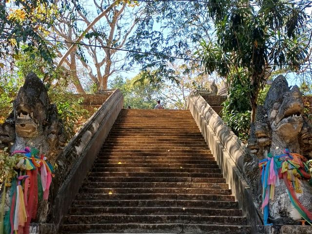 清邁烏懞寺:泰國最神秘的森林隧道寺廟
