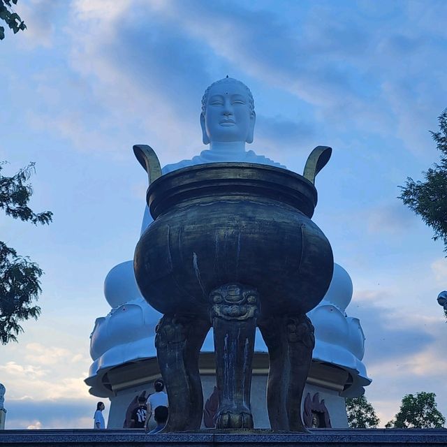 Long Son Pagoda 