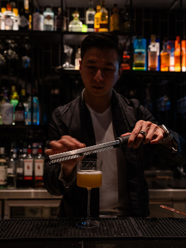 【荃灣型格酒吧 飲特色cocktail 吃霸氣黃油雞】