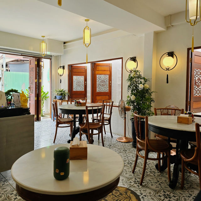 Authentic Thai Flavors at Kin Khong Kin 