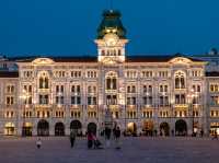 Unity of Italy Square의 야경..