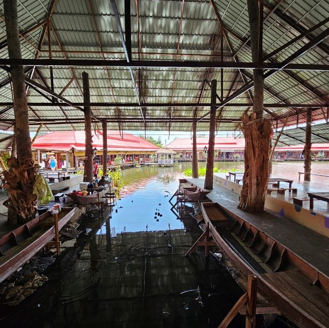 ตลาดน้ำหัวหินสามพันนาม