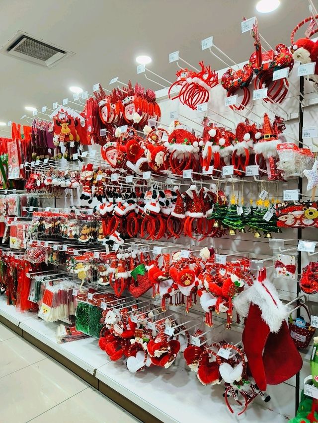 Transform Your Holiday Season with Mr. DIY’s Stunning Décor
