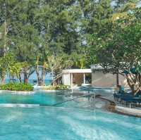 ร้านอาหารบรรยากาศดี ชมโชว์ควงไฟริมหาดไม้ขาว