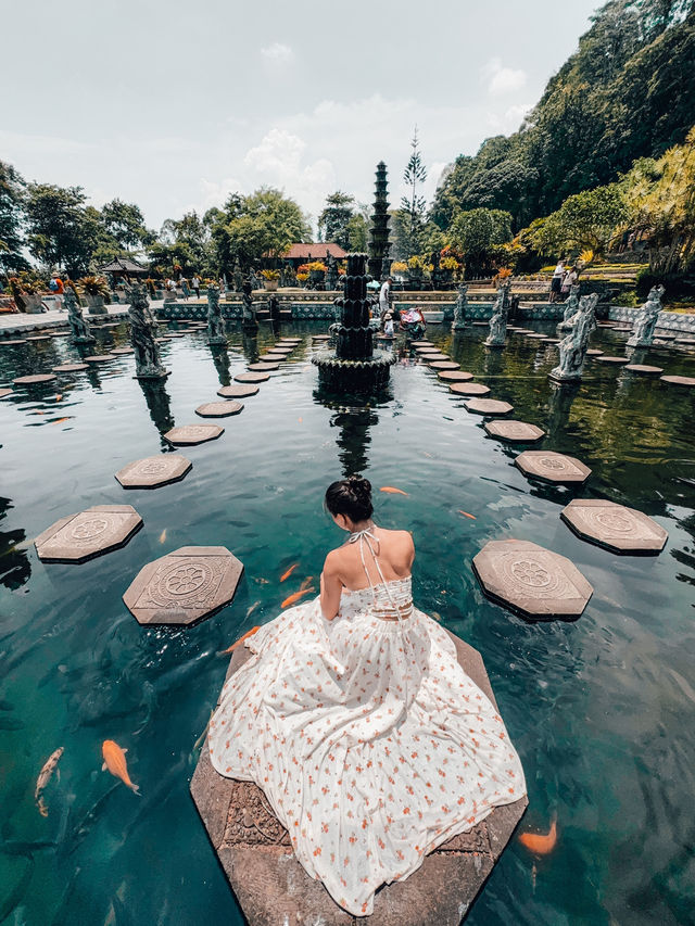 峇里島🌟水上宮殿✨Tirta Gangga 同巨型鯉魚合照🐟