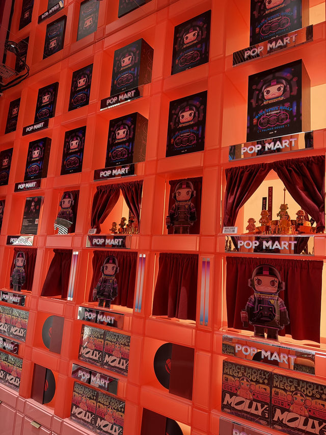 Popmart East Nanjing Road เซี่ยงไฮ้