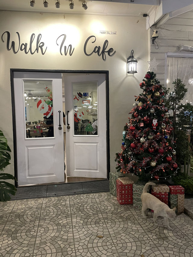 A Cozy Evening at Walk In Café in Ayutthaya