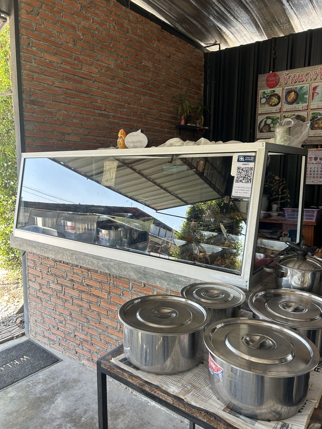 🥘ลองแลข้าวแกงปักษ์ใต้รสจัดจ้าน เชียงใหม่