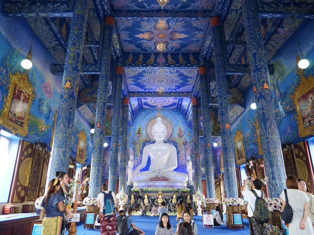 A Stunning Visit to the Blue Temple in Chiang Rai💙