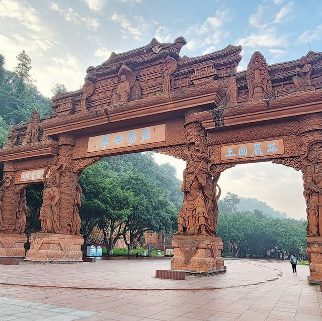 A Monumental Wonder: Leshan Giant Buddha 🇨🇳