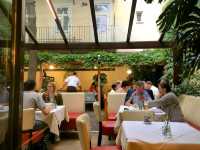 維也納經典美食「炸肉排」，美景宮附近的傳統餐館 Restaurant Sperl