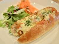 Cheesy Delight at Mano Cafe🌭